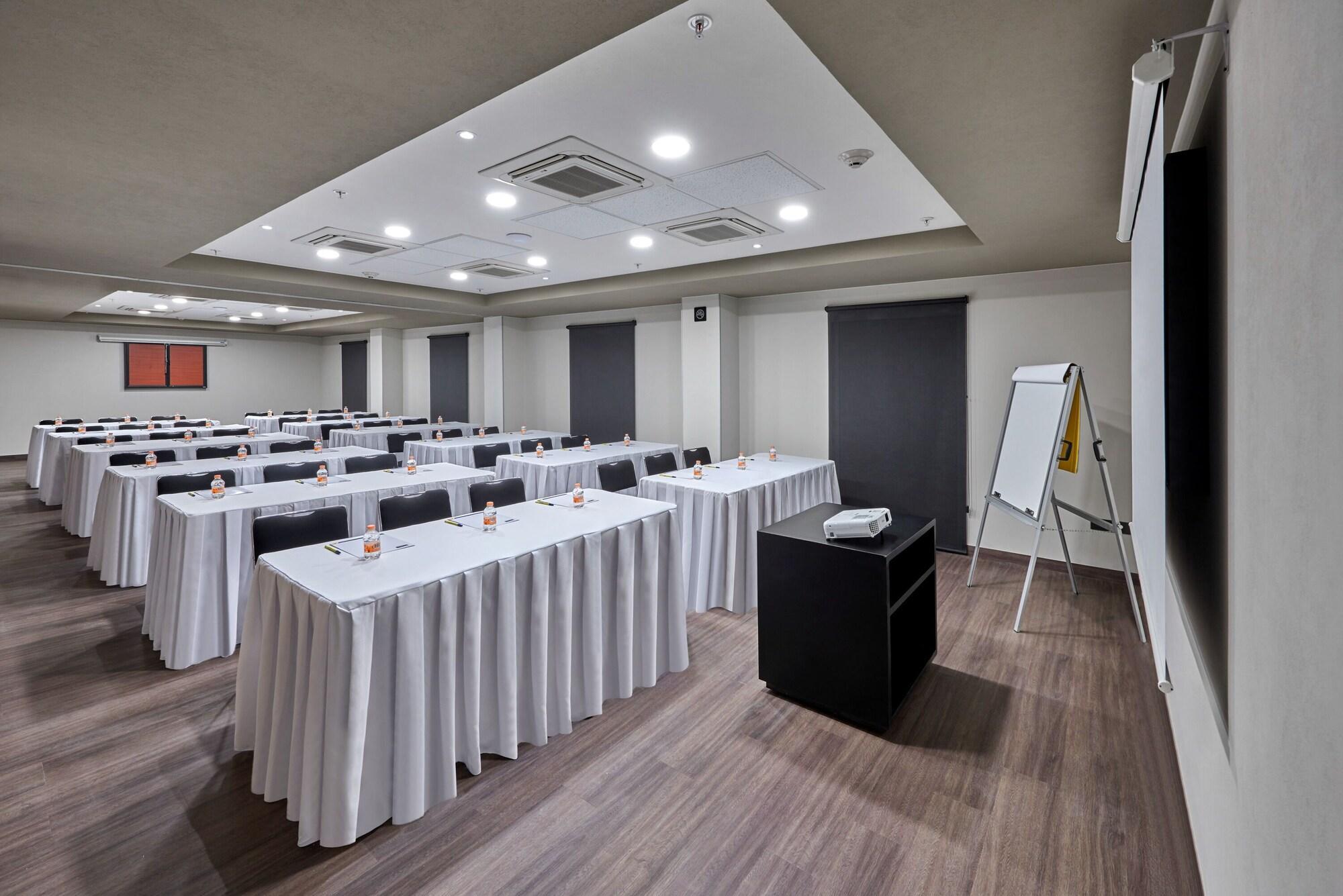 City Express By Marriott Hermosillo Expo Exterior photo